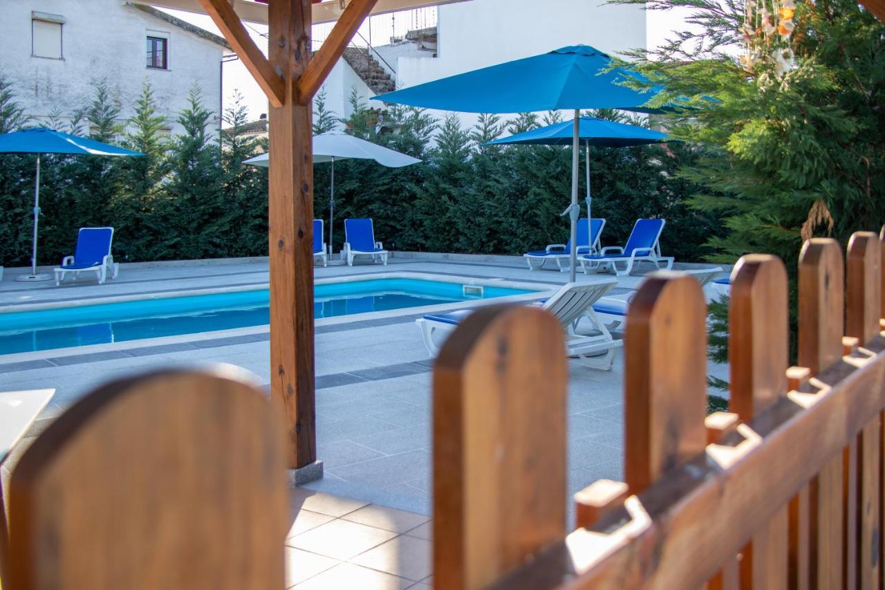 Villa Montes Guesthouse Coja المظهر الخارجي الصورة